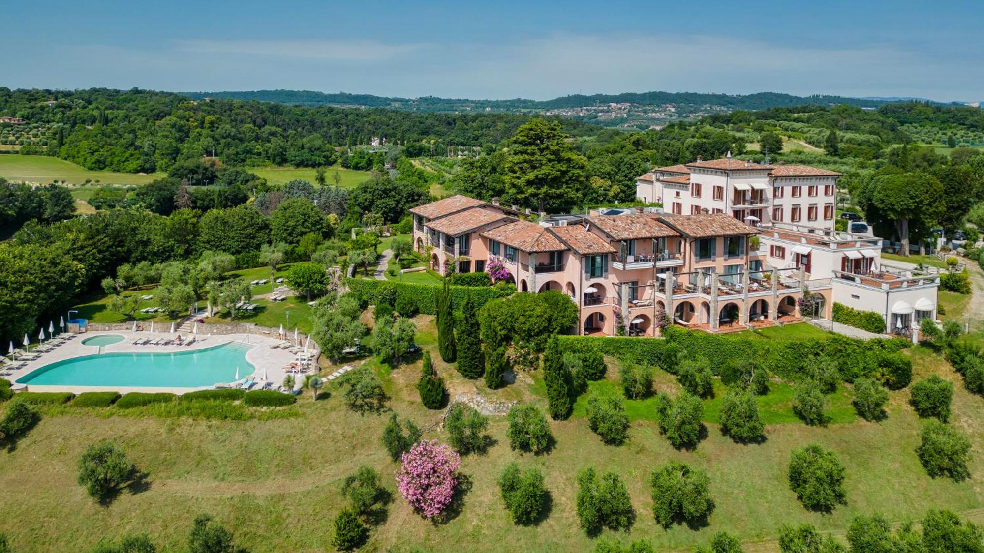 Castello Belvedere Apartments Desenzano del Garda Dış mekan fotoğraf