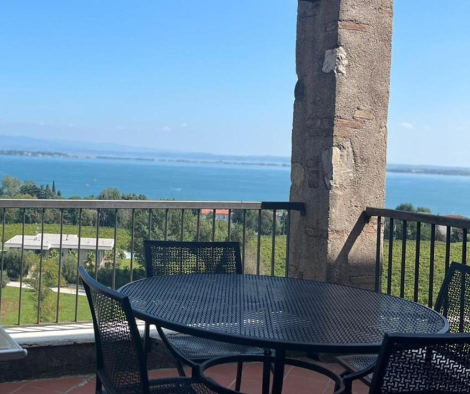 Castello Belvedere Apartments Desenzano del Garda Dış mekan fotoğraf