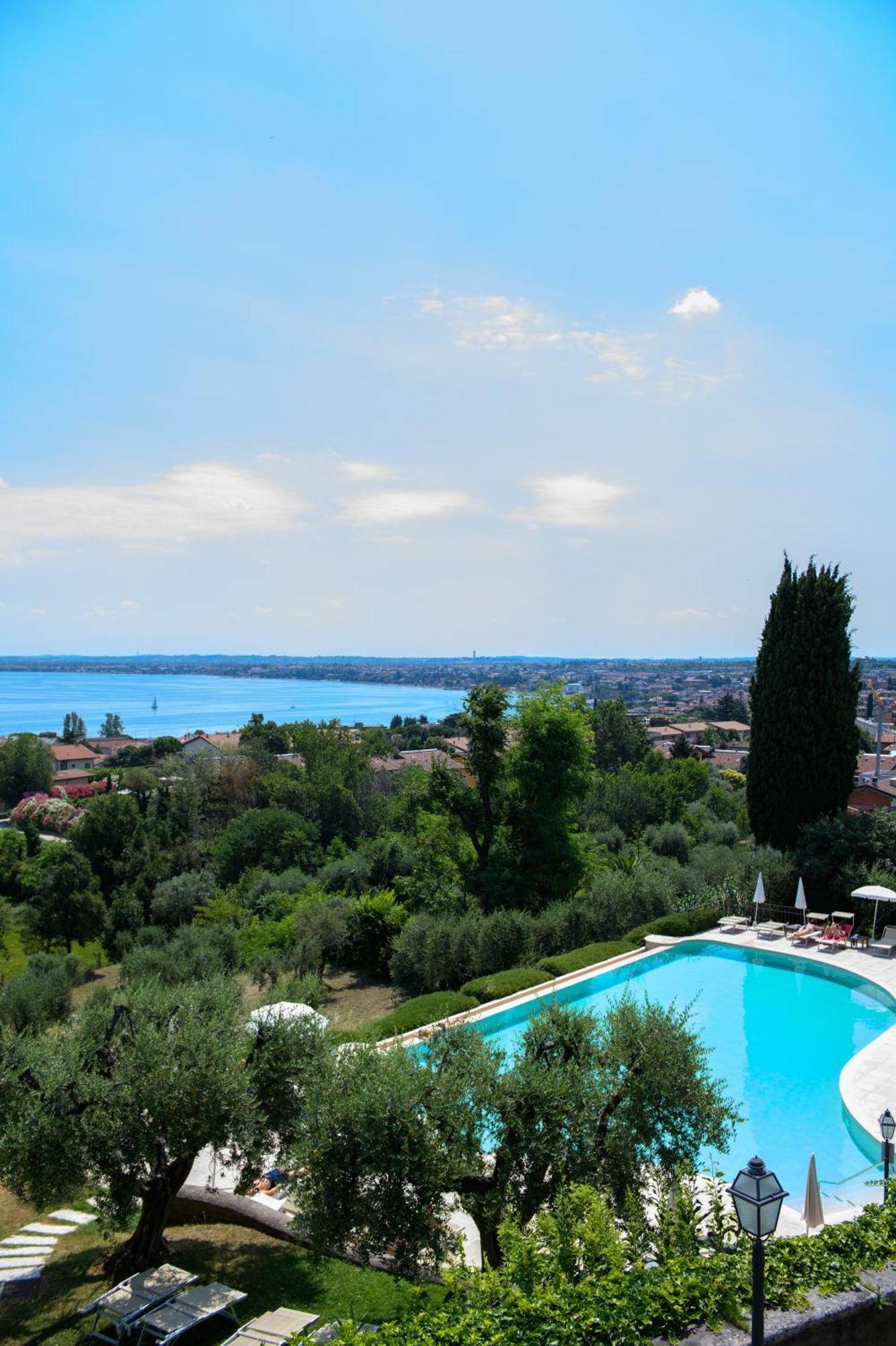 Castello Belvedere Apartments Desenzano del Garda Dış mekan fotoğraf